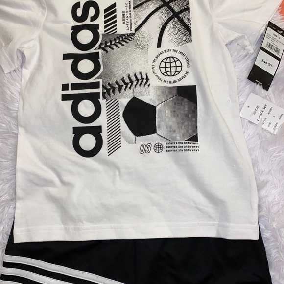 Adidas boy 2pc set size 5 - Picture 4 of 8